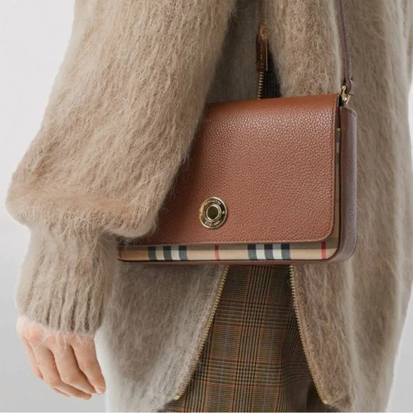 ショルダーバッグ・ポシェット BURBERRY New Hampshire Crossbody Bag WM ☆Burberry☆ NEW HAMPSHIRE Check Leather Crossbag